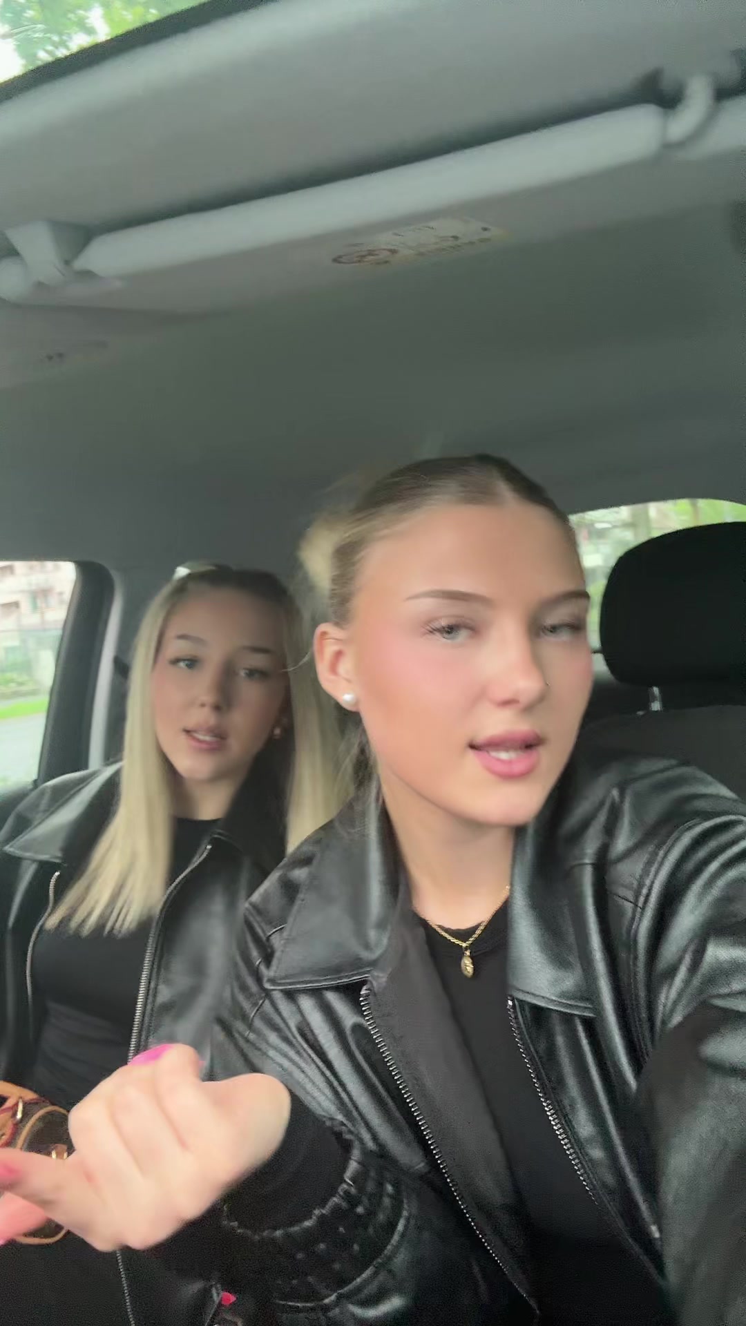 @lauramarie