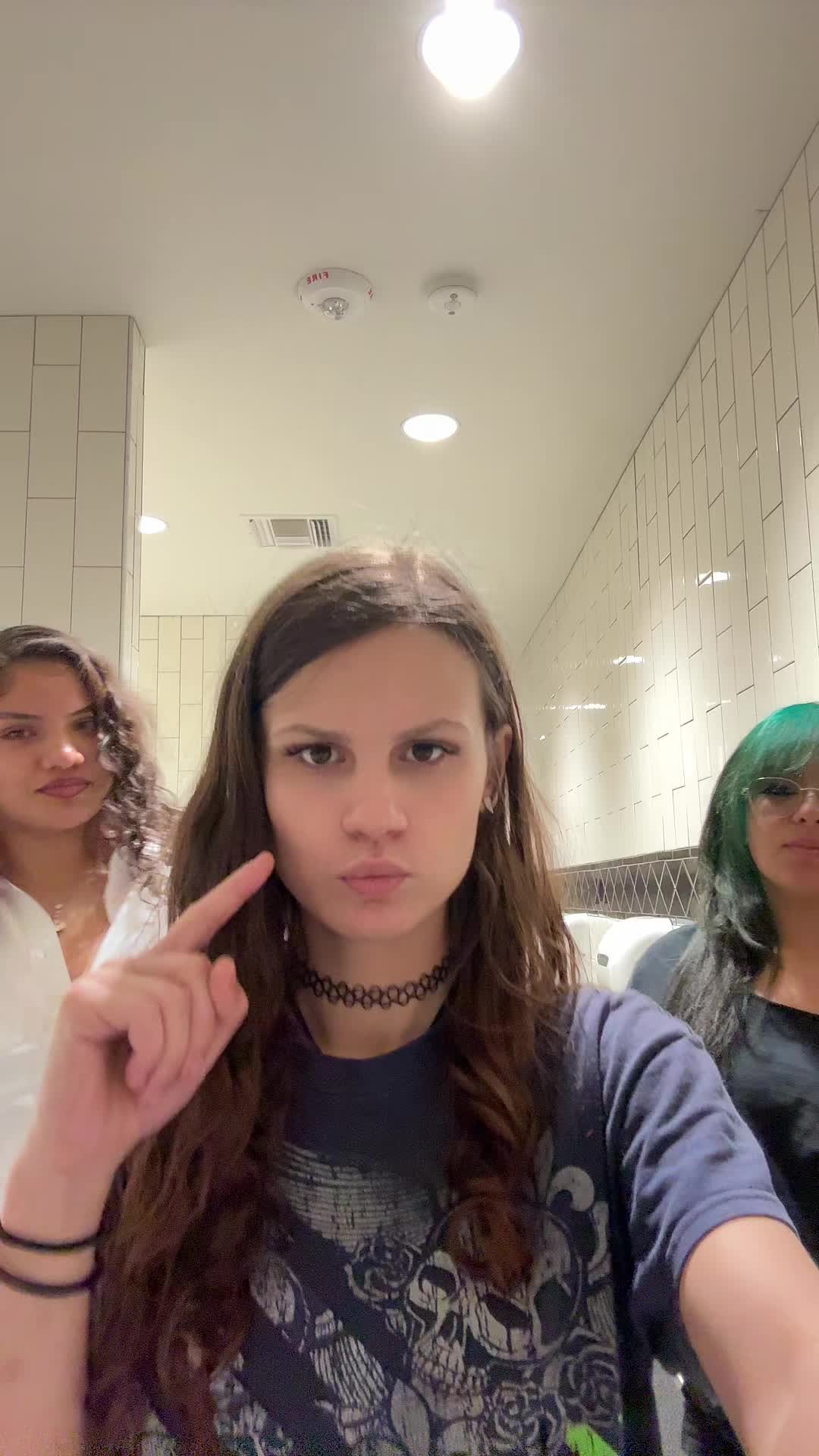 @Daphne