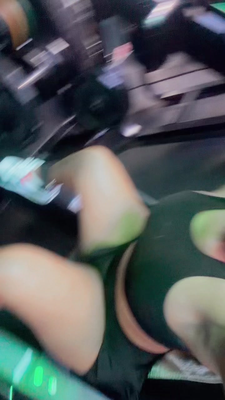 @Vecky25