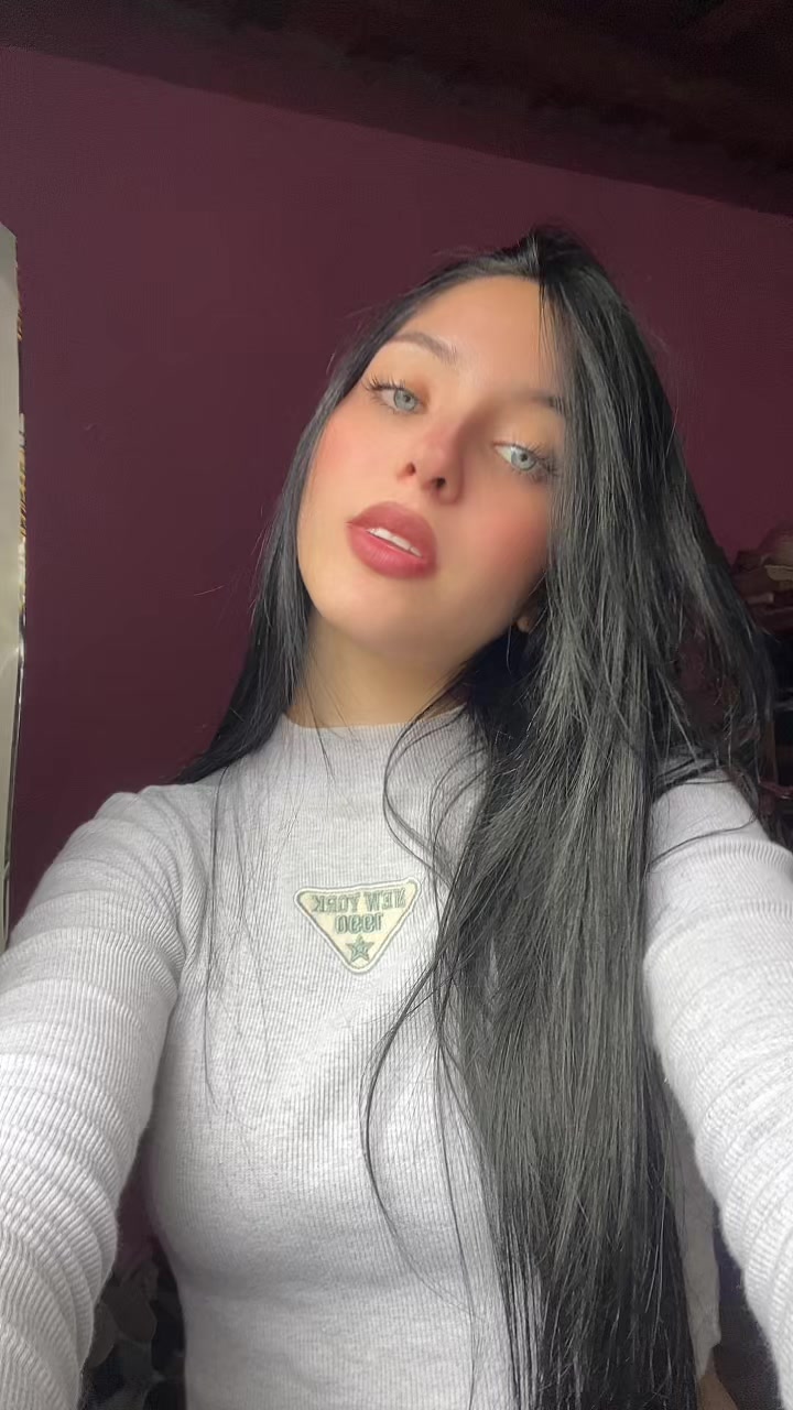 @Cece🍒🪞