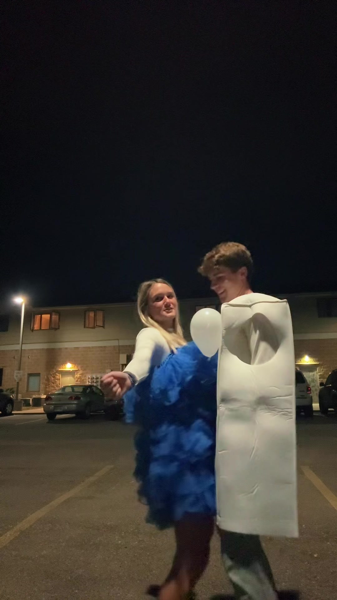 @Ava Keller