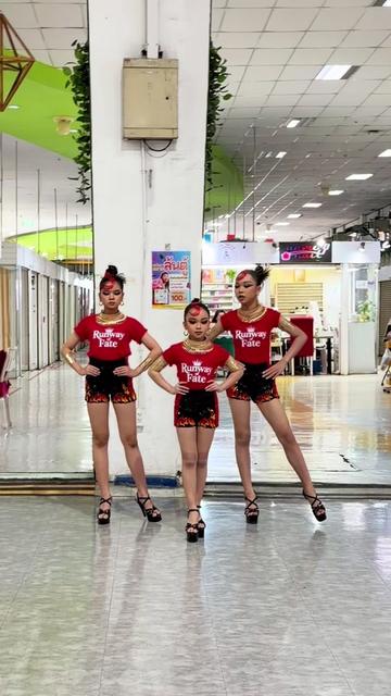 @น้องขนมปัง ปริยากร