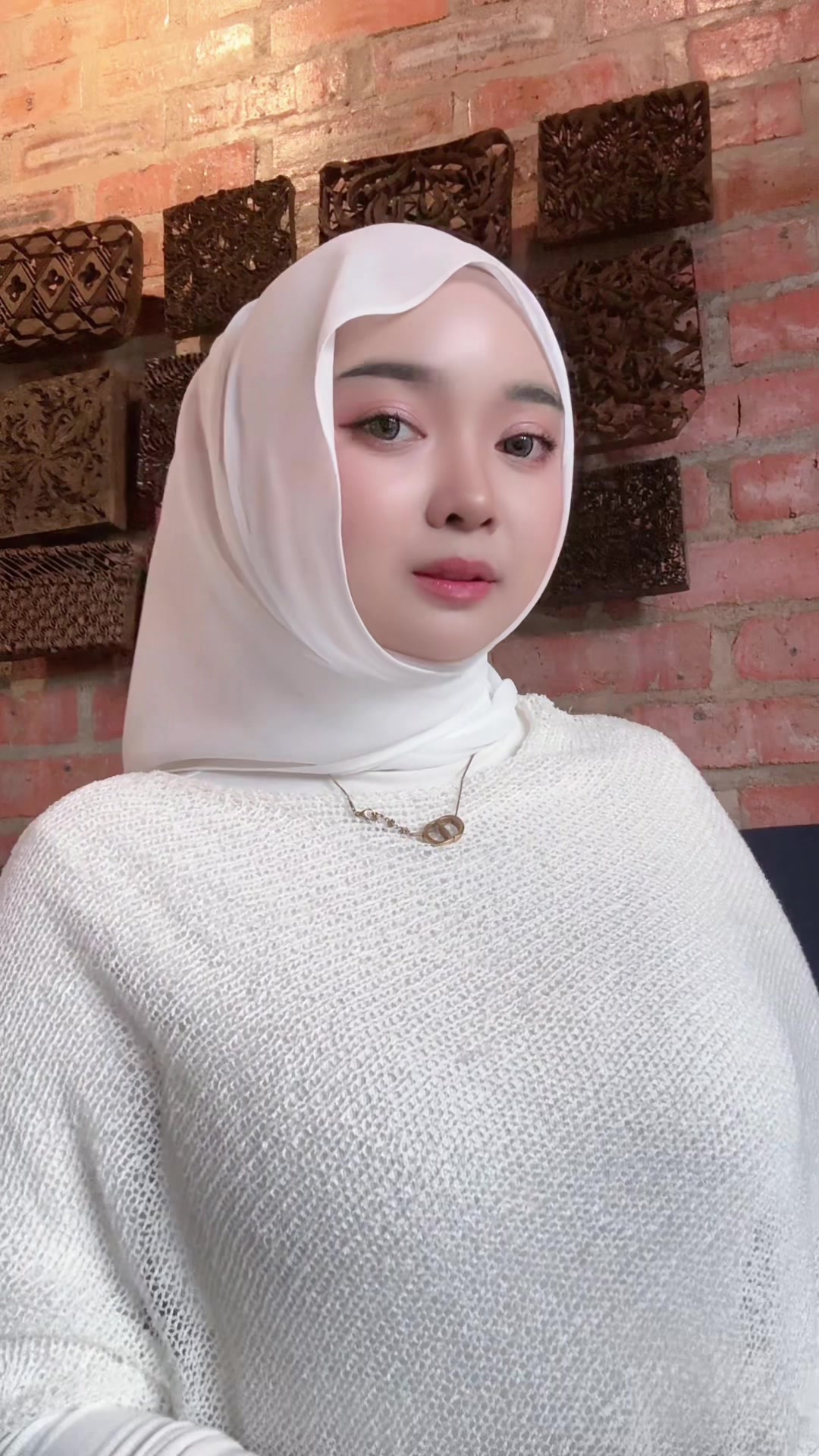 @𝗟 𝗜 𝗬 𝗔