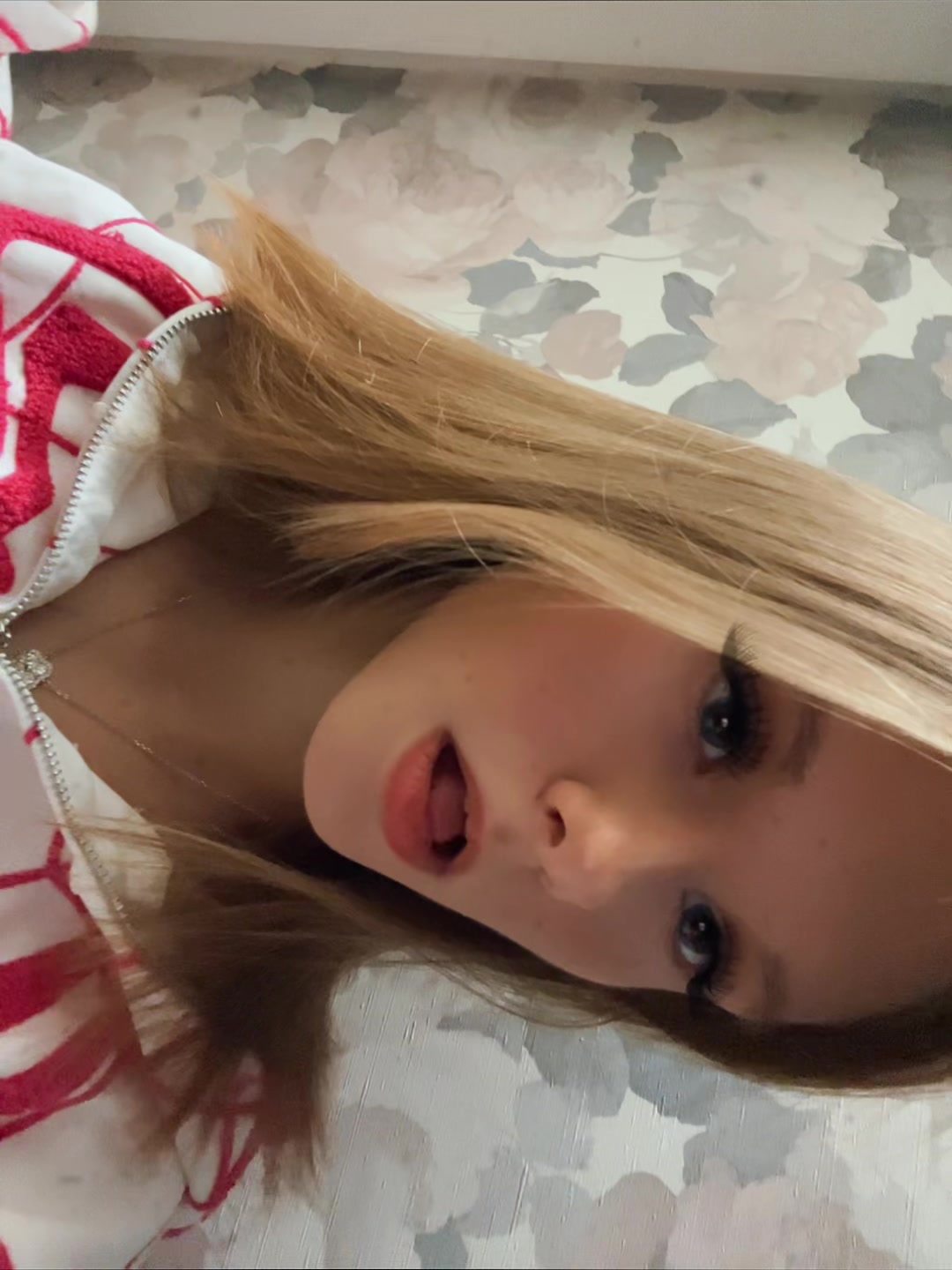 @даша