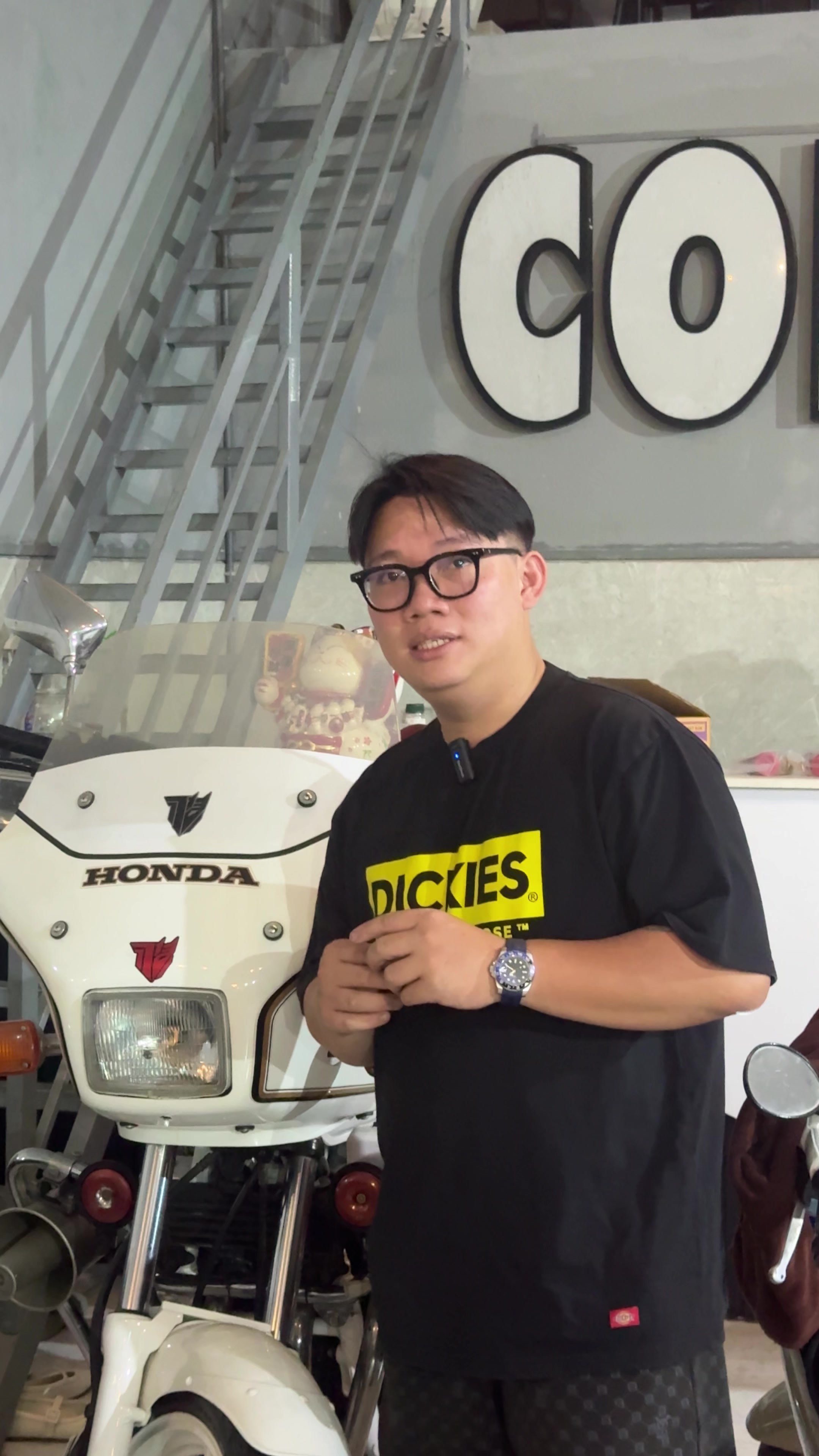 @Ho&agrave;ng Lười Biếng