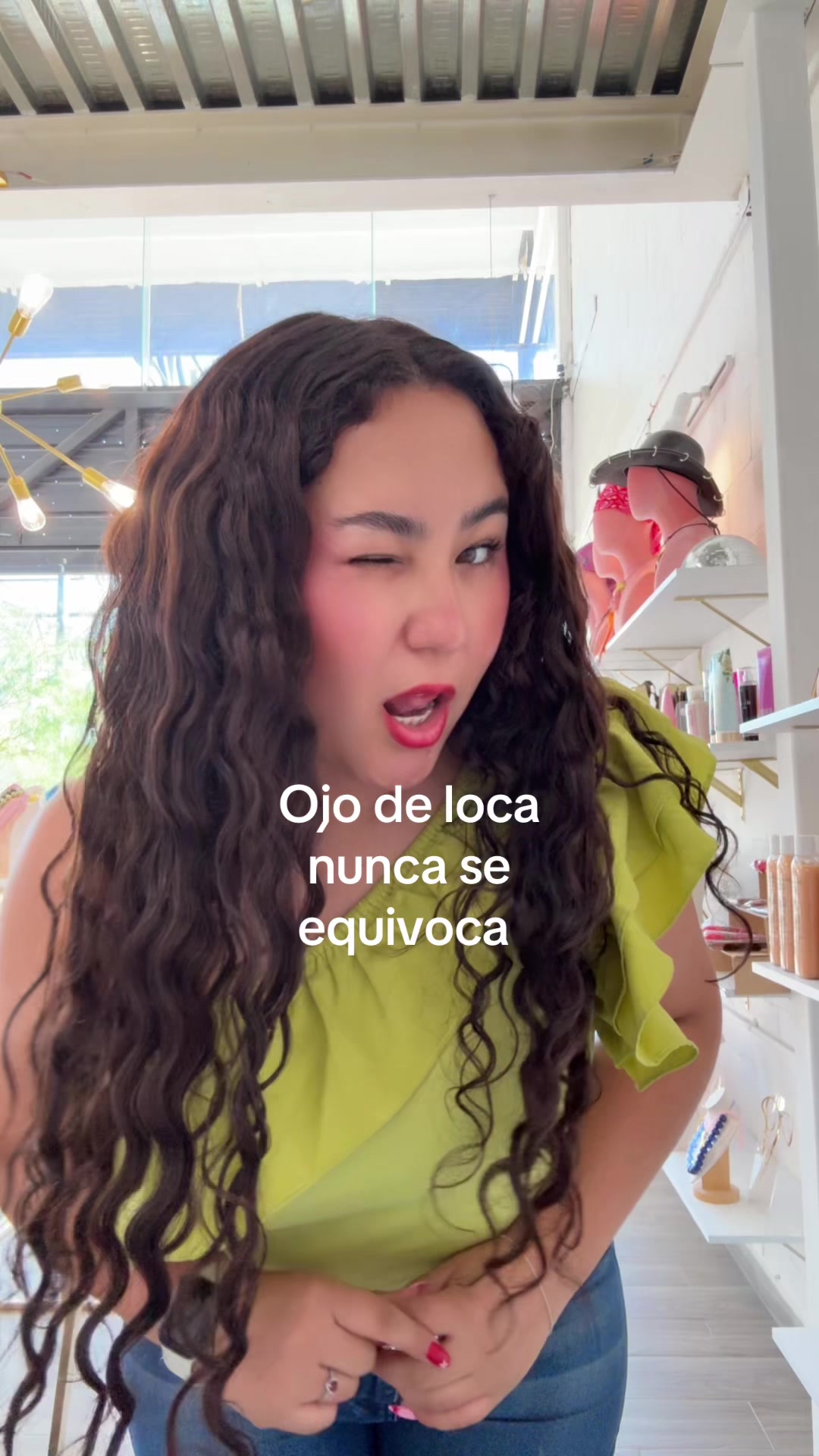 @AlexandraDeLuna_