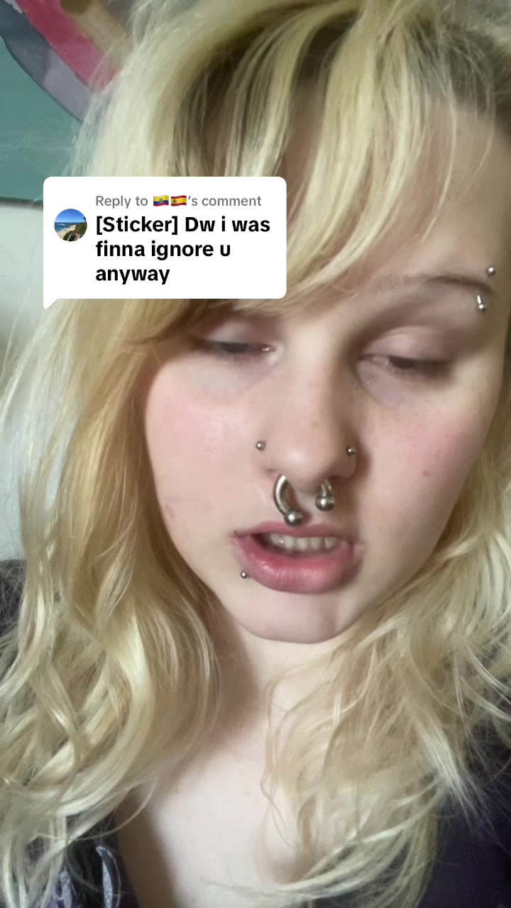 @(stella) not underboob