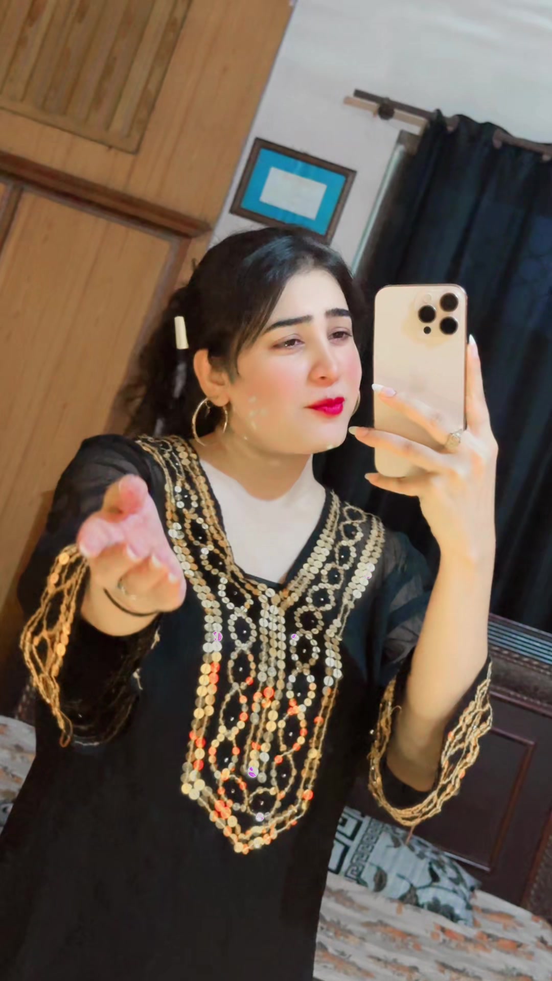 @🎤 𝓣𝓻𝓮𝓷𝓭𝔂 𝓖𝓲𝓻𝓵 🎤