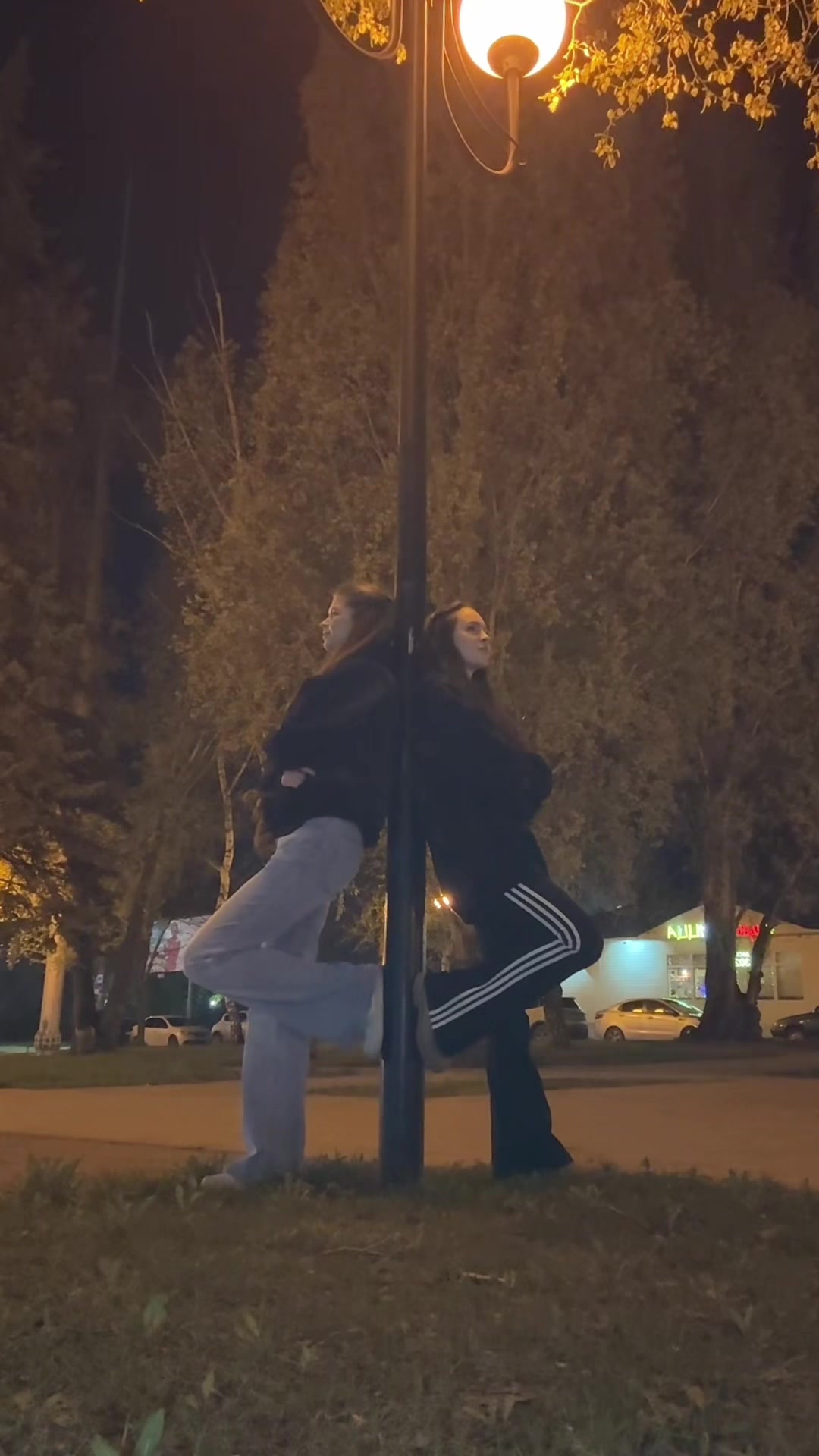 @moonsis