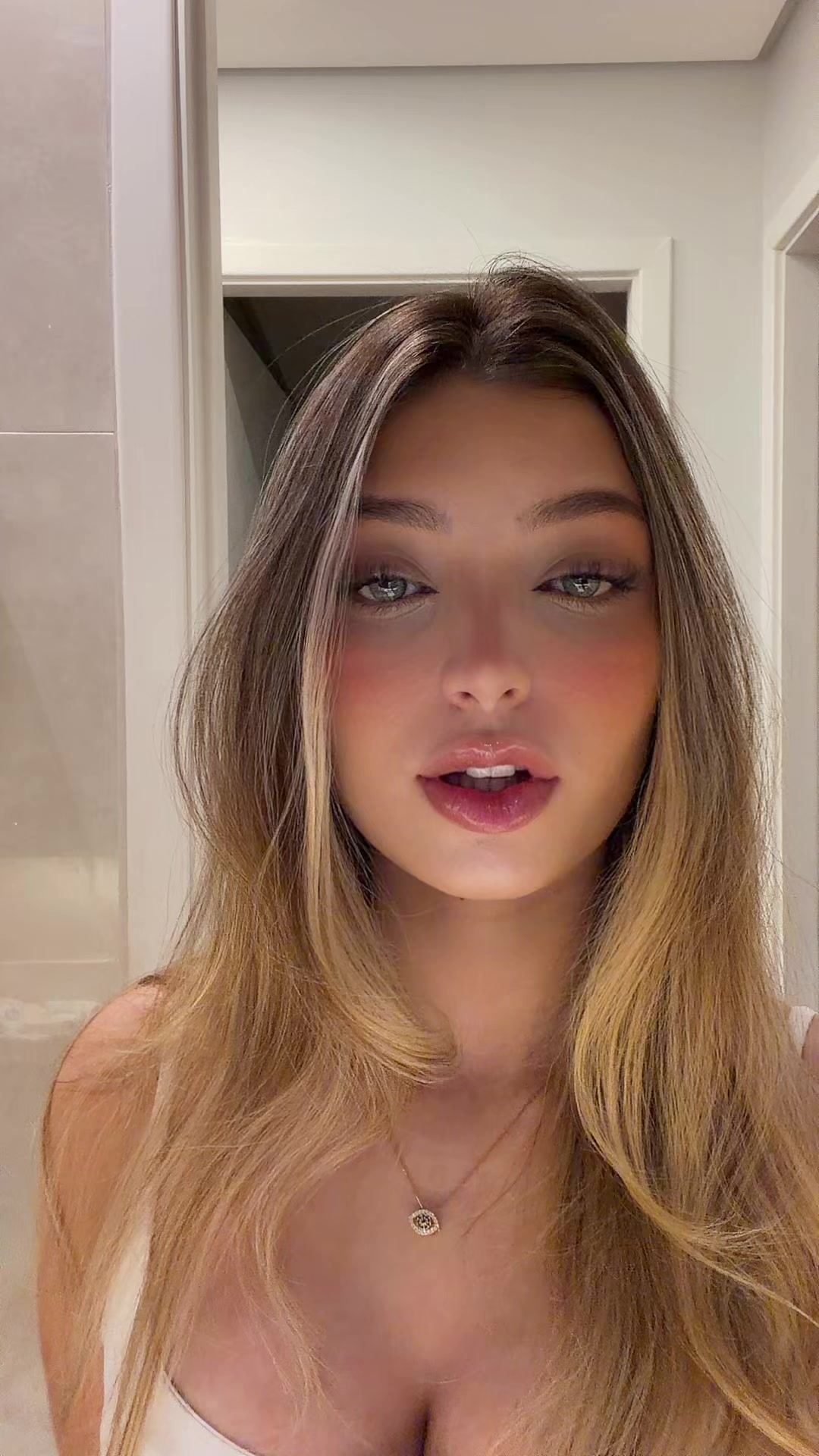 @viclives
