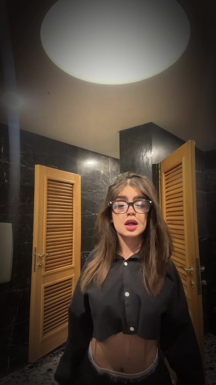 @Ava