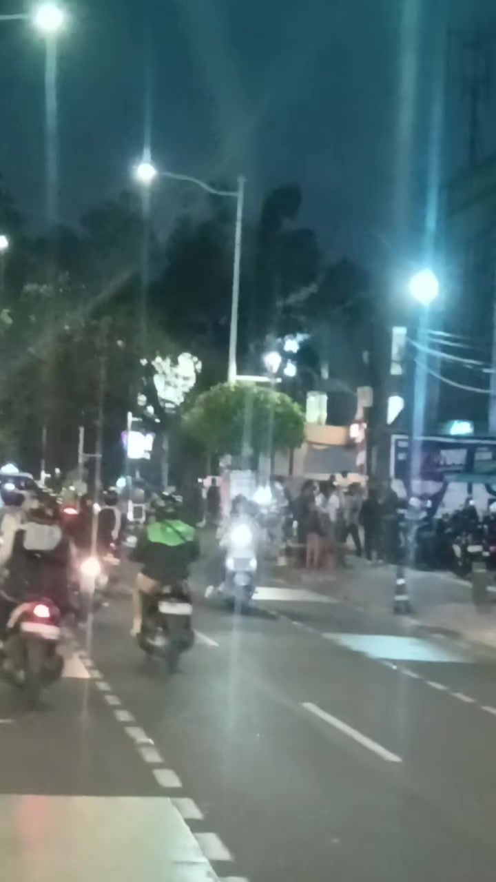 @Dari kontak anda