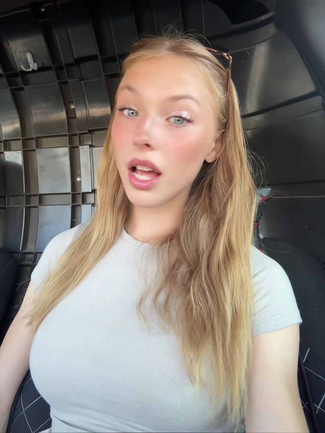 @Яна