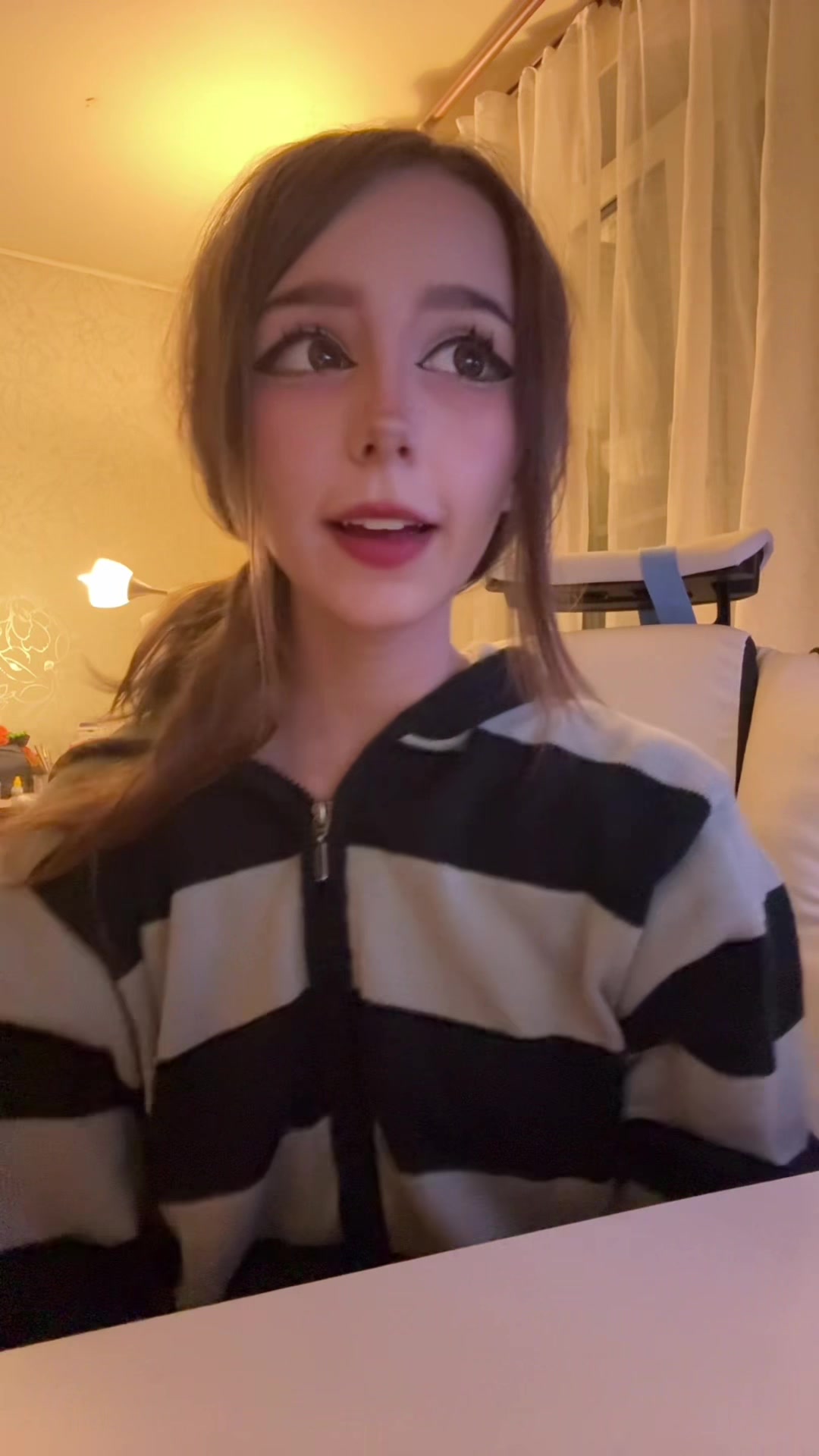 @Котя :3 😝
