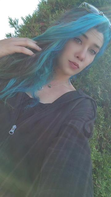 @Thegirlwiththecursemark