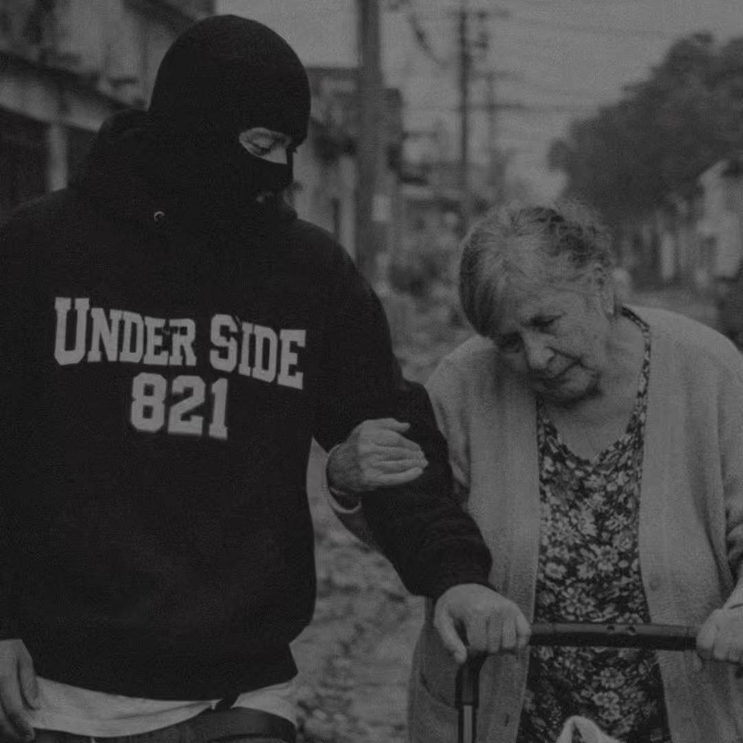 @Under Side 821