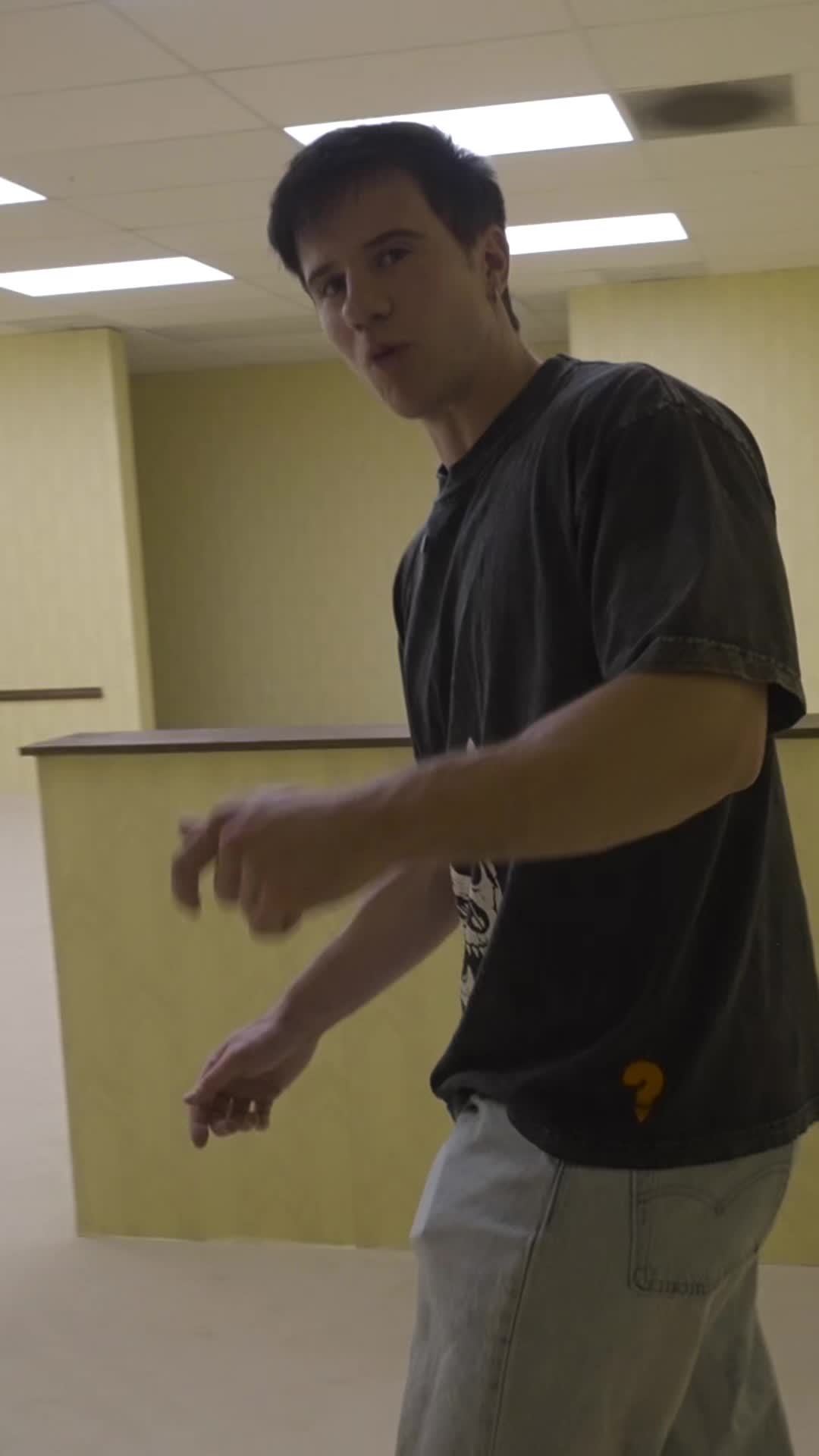 @groovygavin_