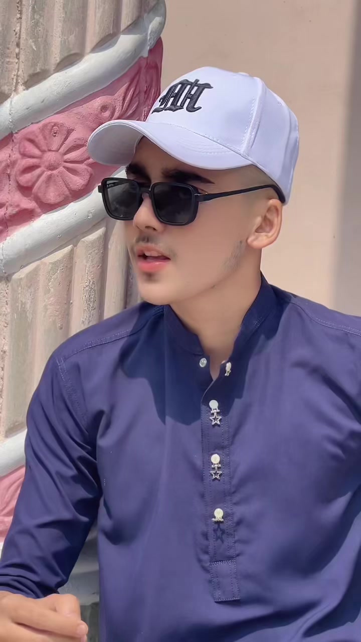 @𝑹𝑨𝒁𝒊𝒊𝒊  🤭