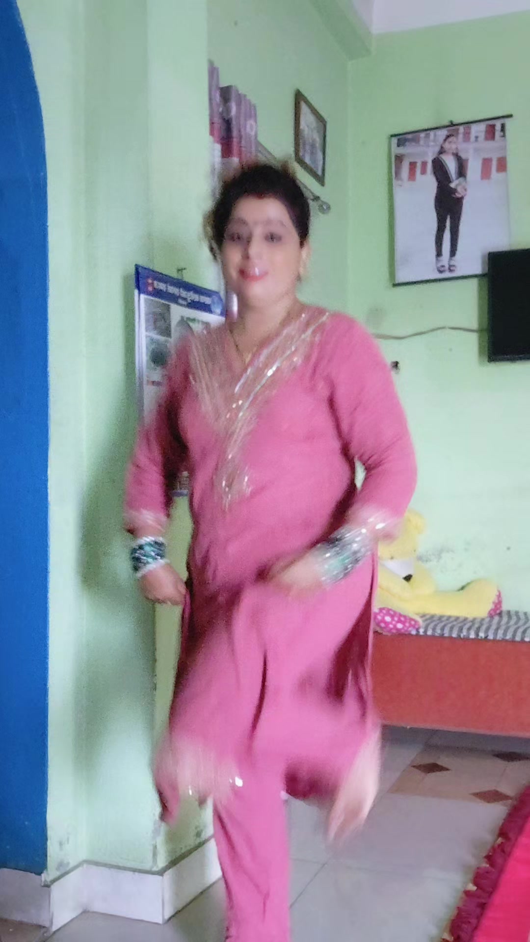 @its- me- juna(स्याङ्जालि चेली)