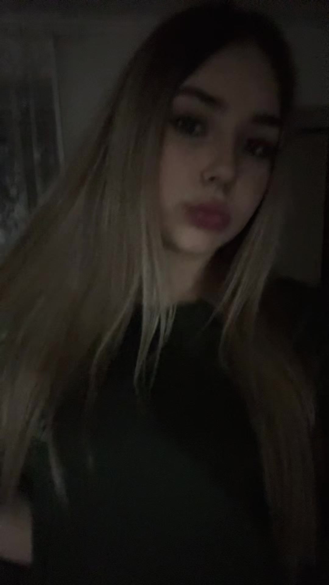 @бледная