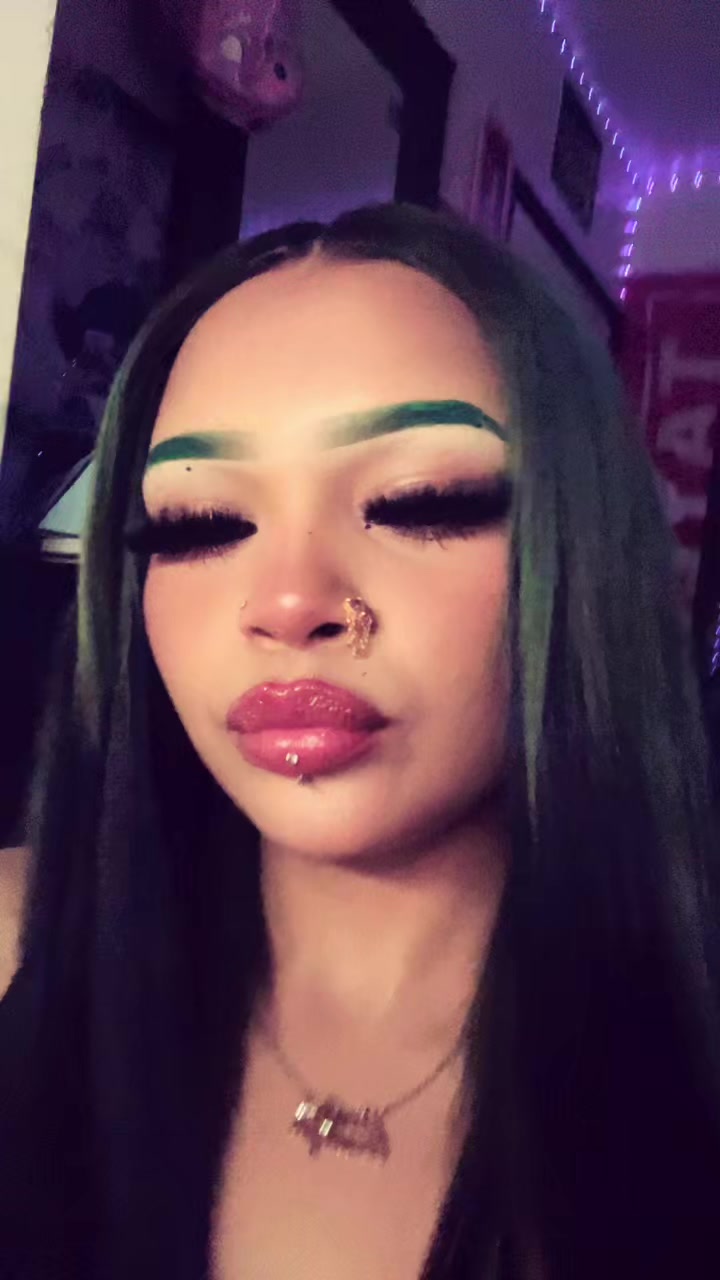 @𖣂