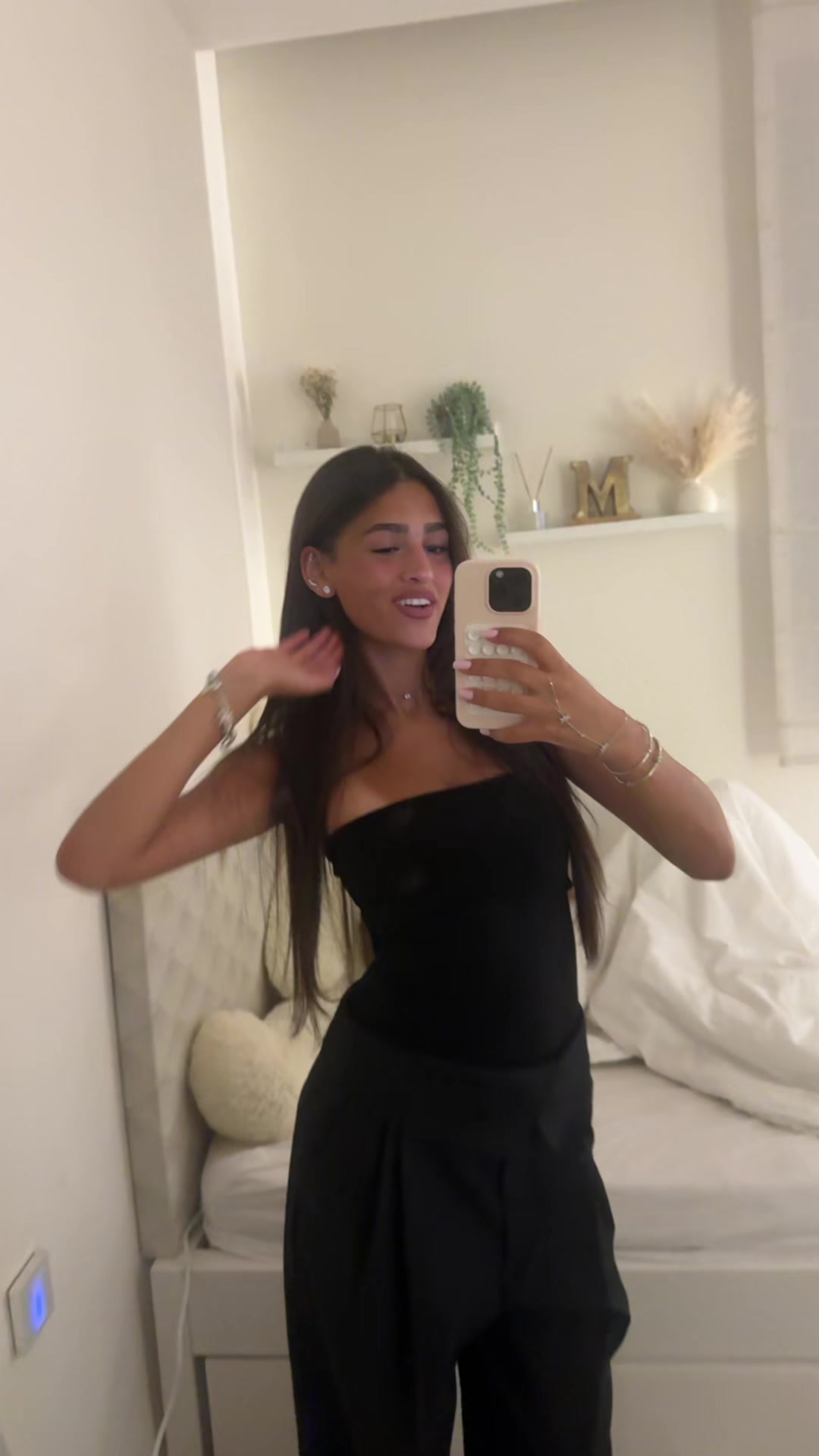 @MikaHazan