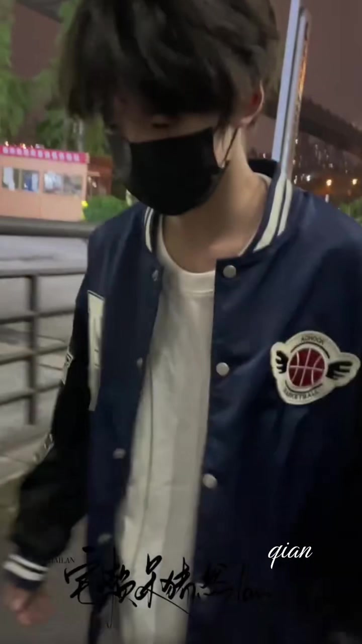 @Anna_奇文