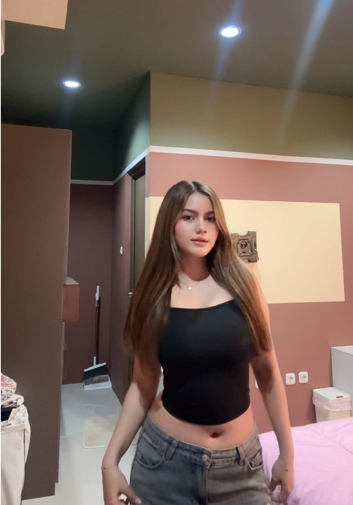 @decakamila_
