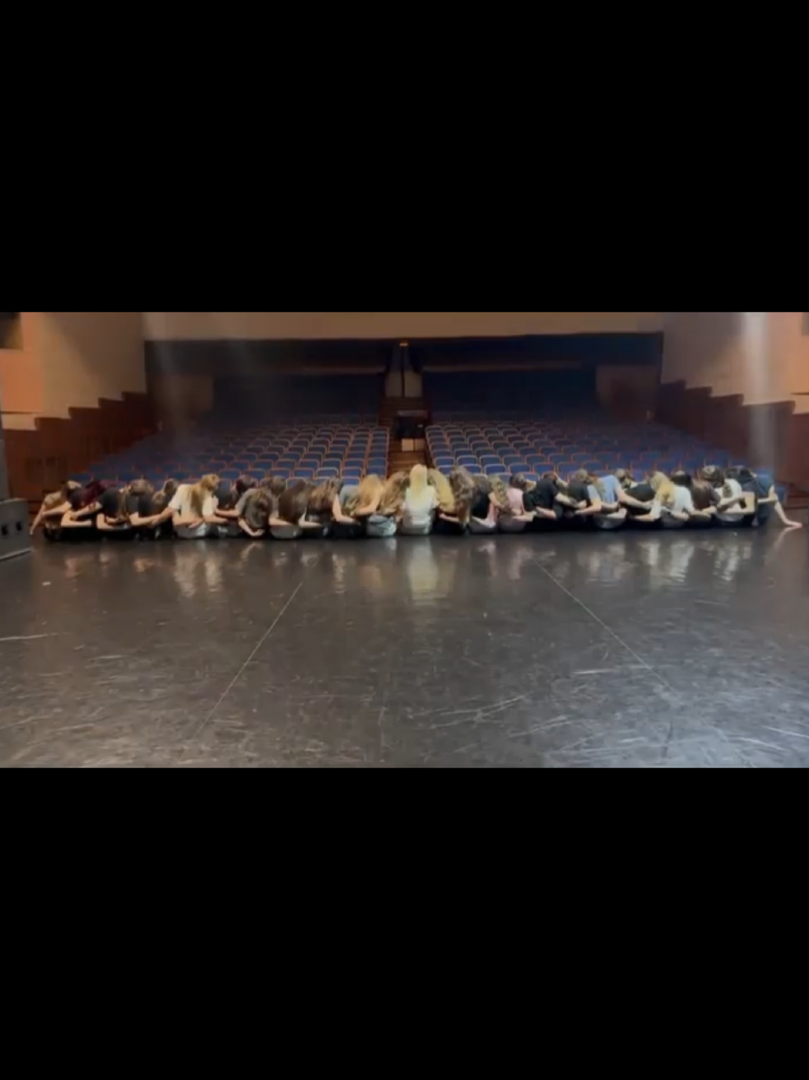 @бледная
