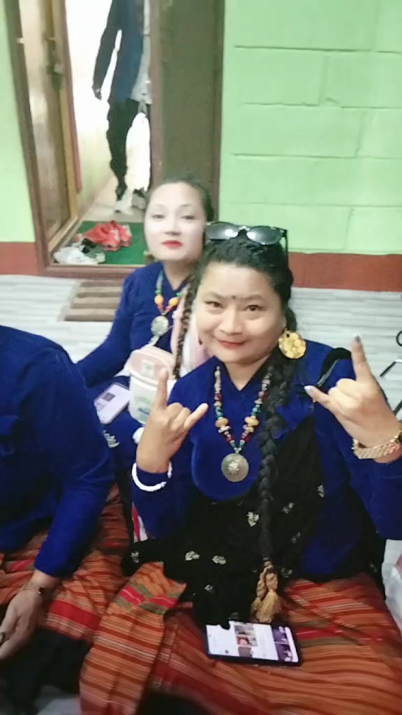@संगिता थीङ
