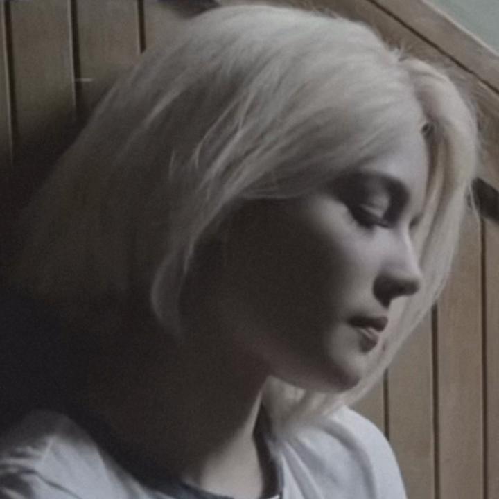 @✦