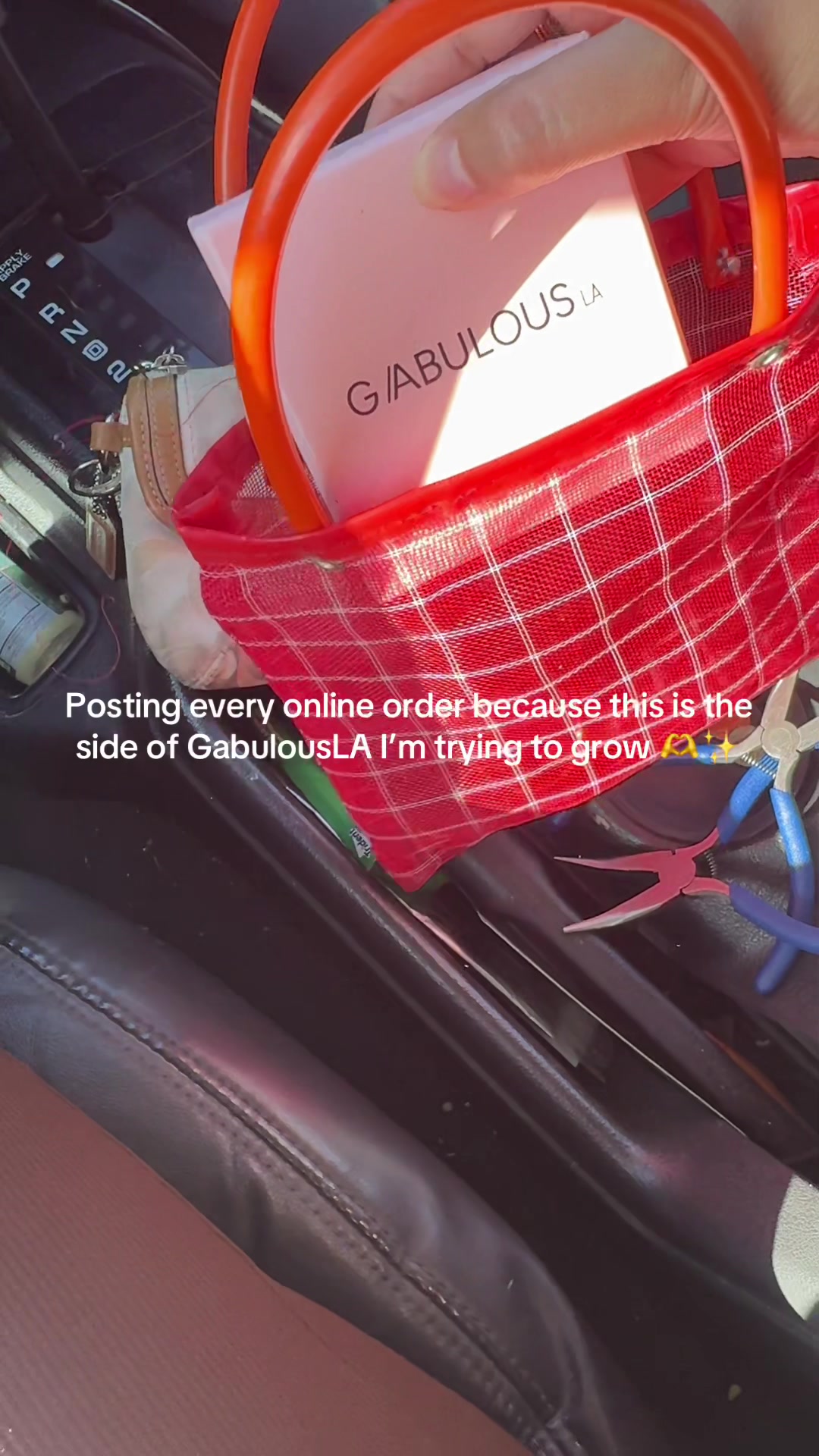 @GabulousLA