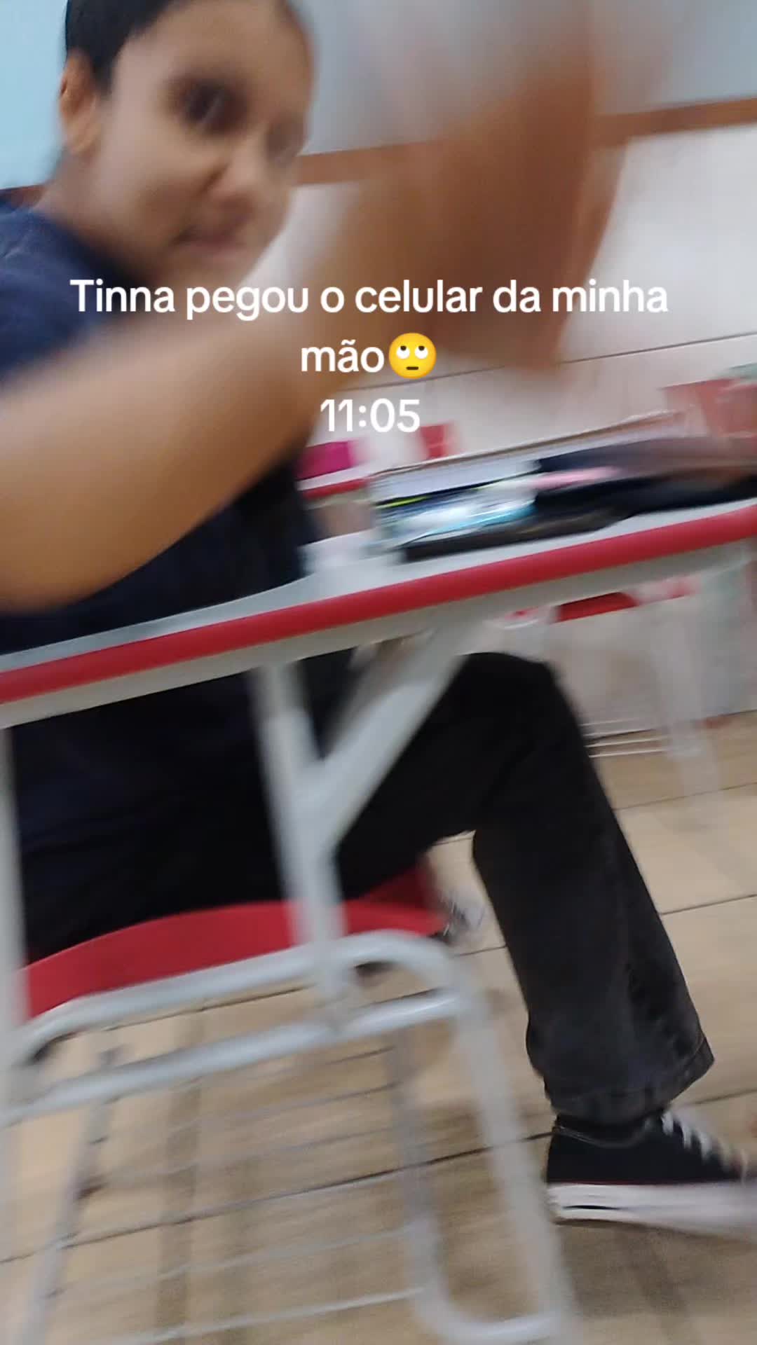 @O que a tinna faz na escola