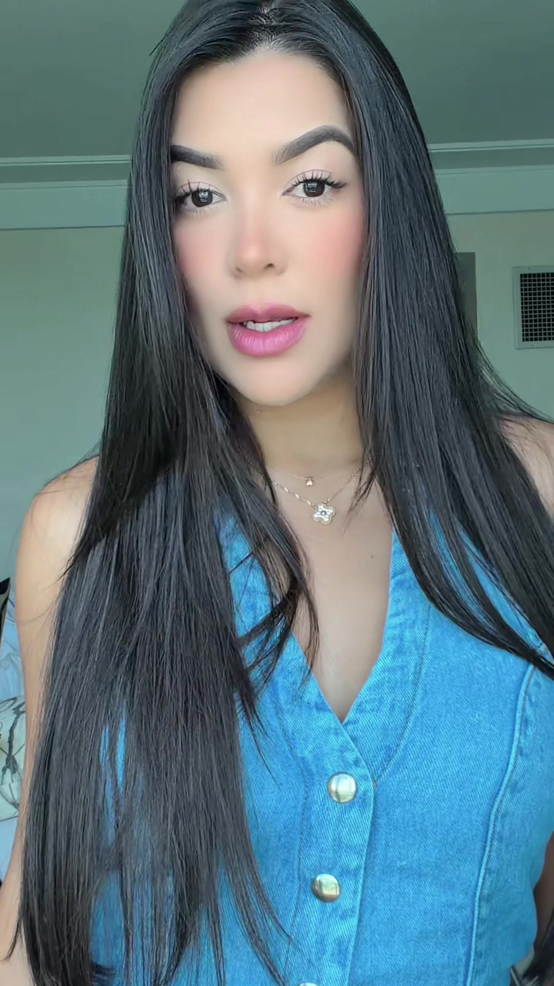 @Anise Aldana