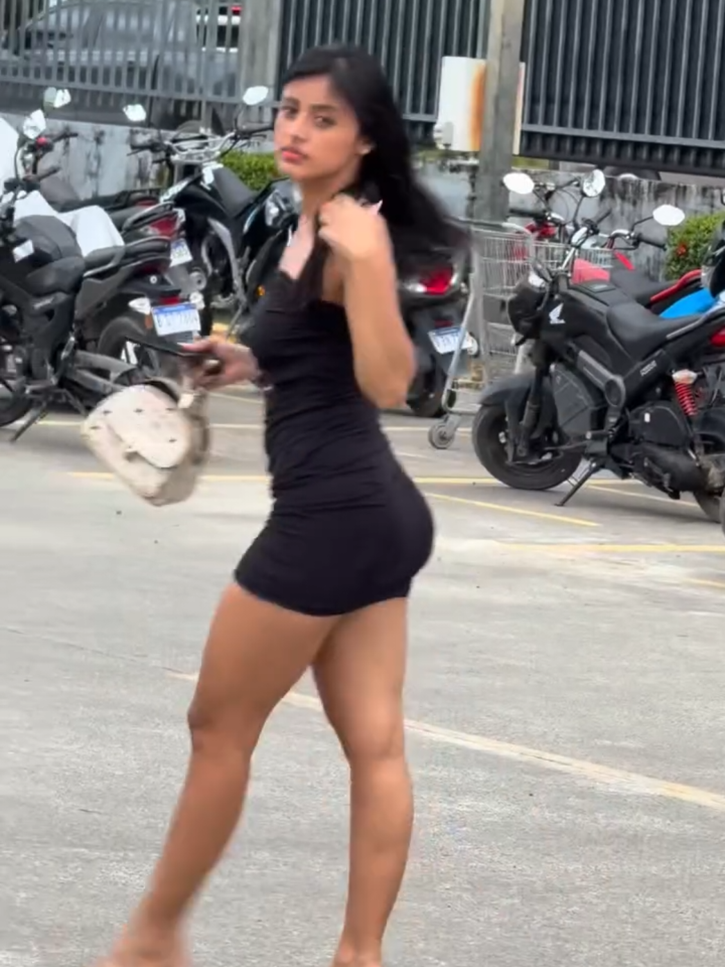 @Brenda Sernaque Fuentes