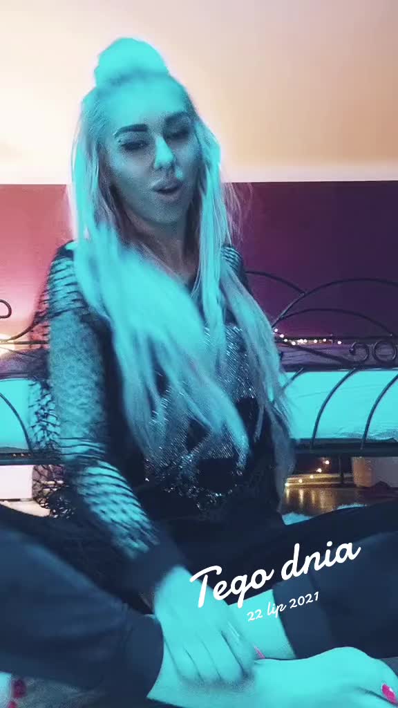 @karrola_official