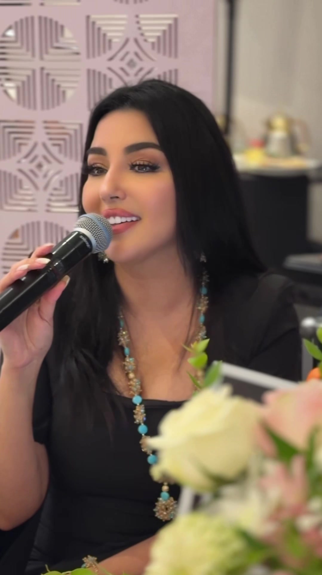 @Yasmine Belkacem