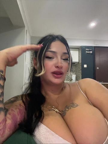 @Larviiya_oo