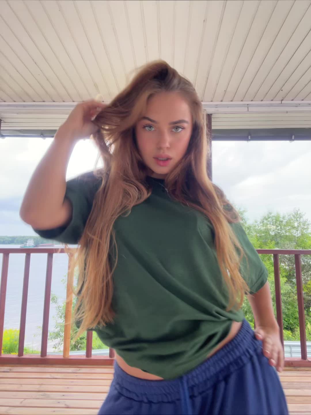 @alyak977