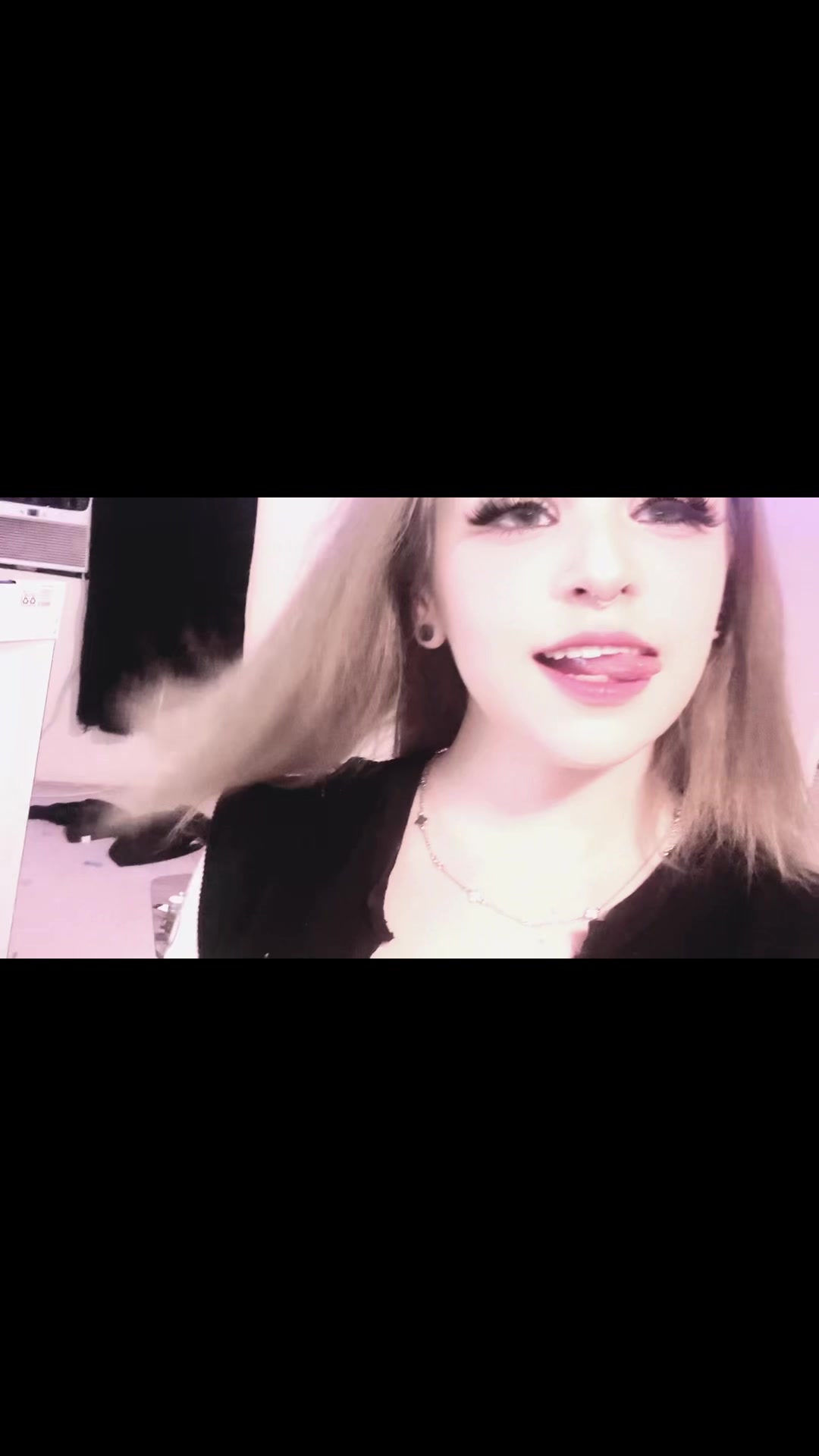 @Angel18