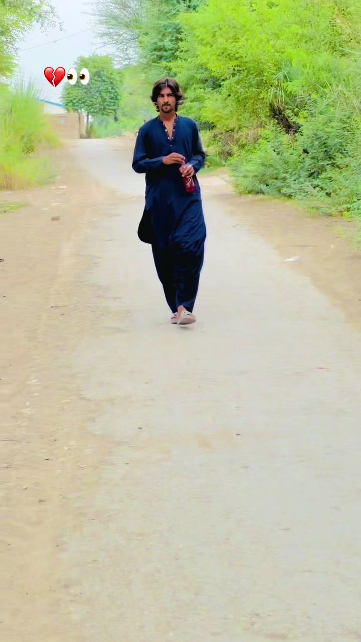 @کنگ نازک 🙌🖤