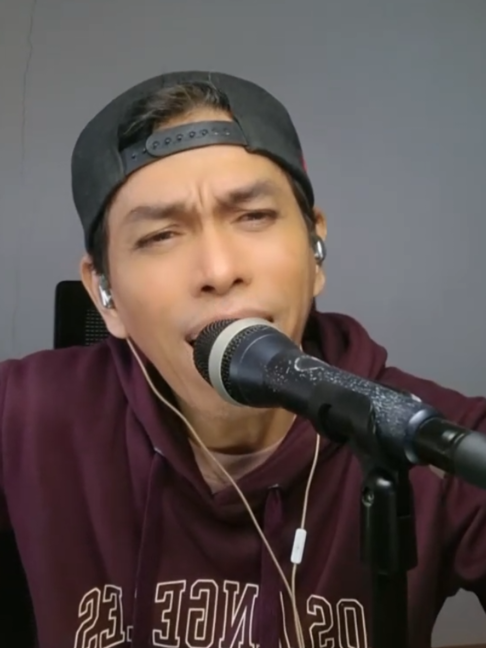 @Toni