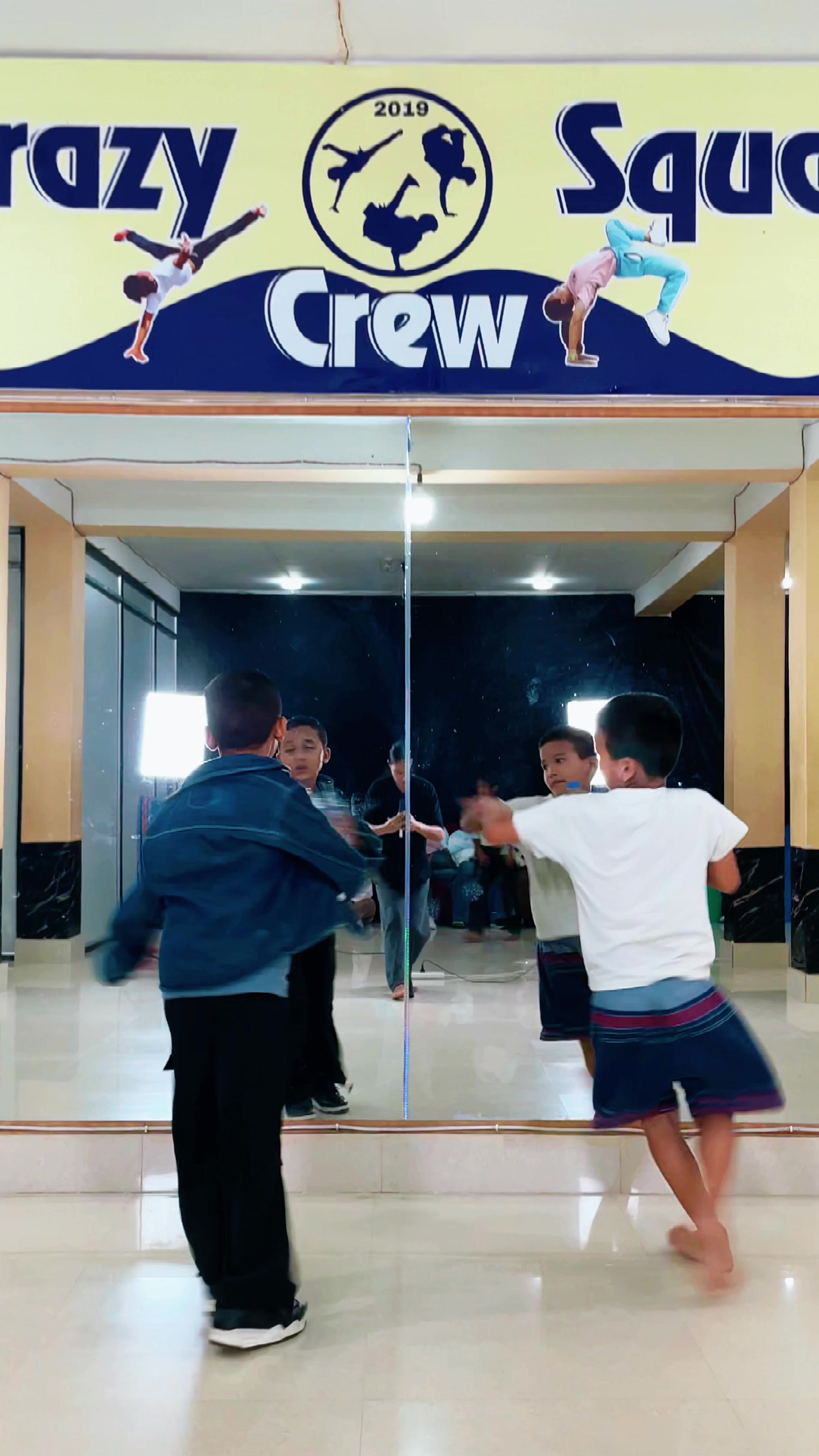 @Crazy Squad Crew