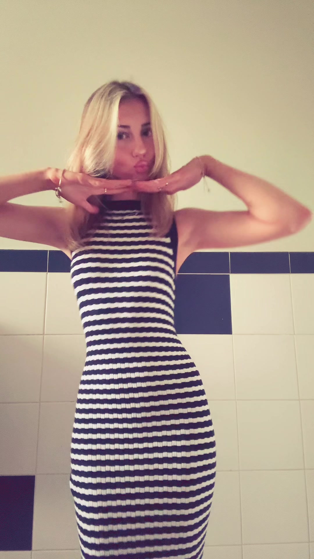 @arianapettoni