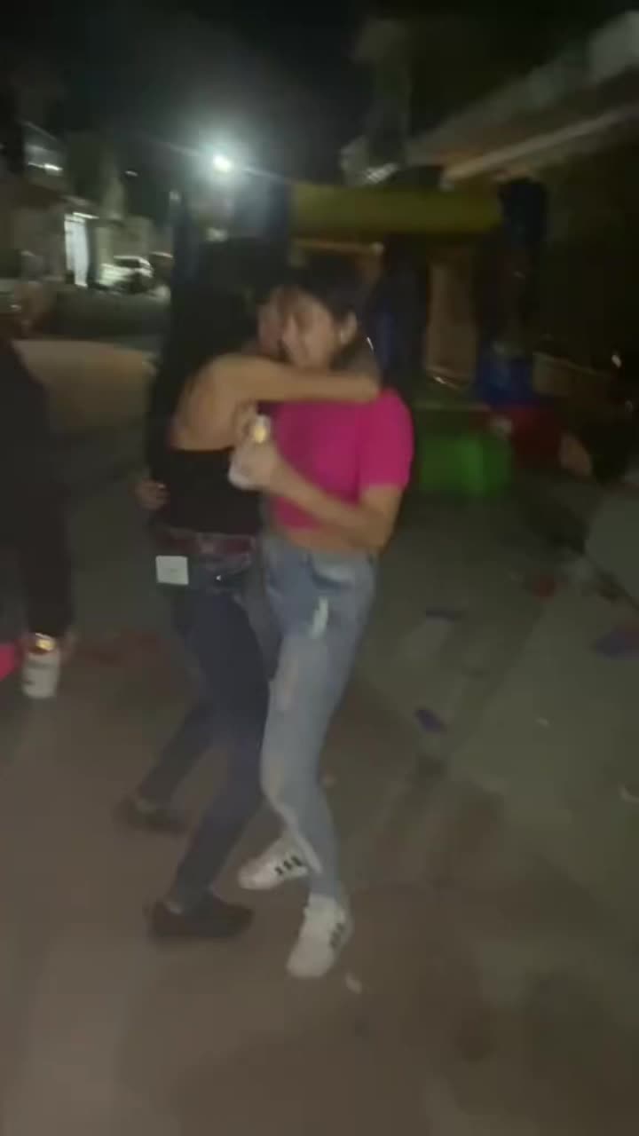 @Hernández