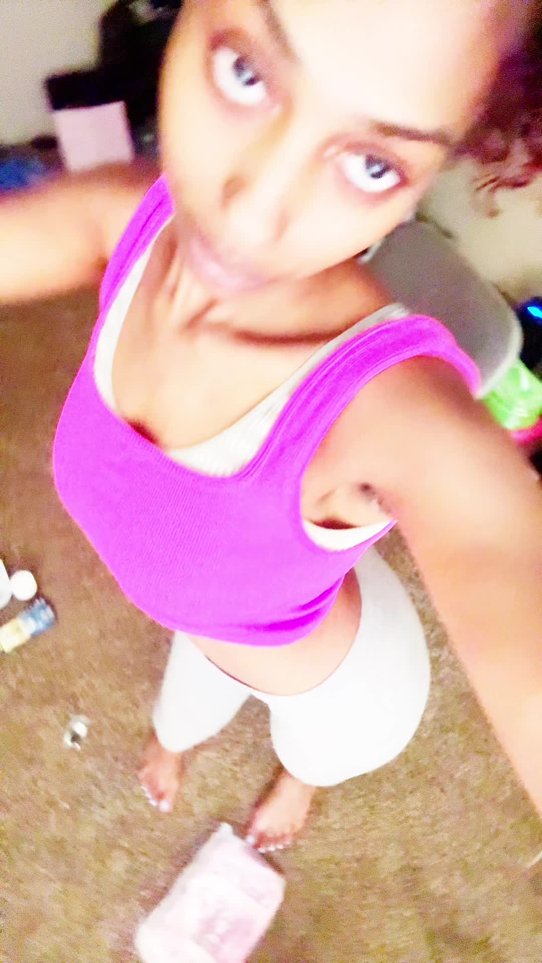 @theprettycapari