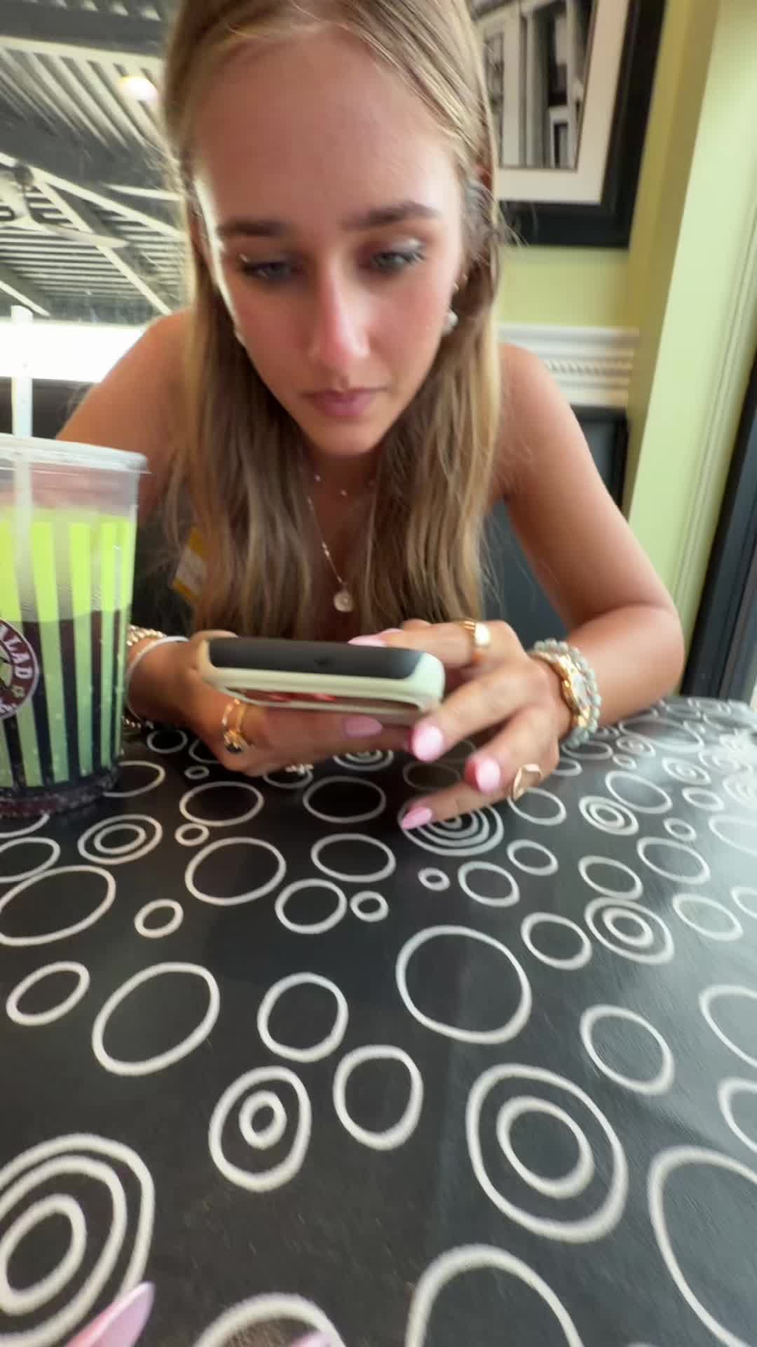 @Ella