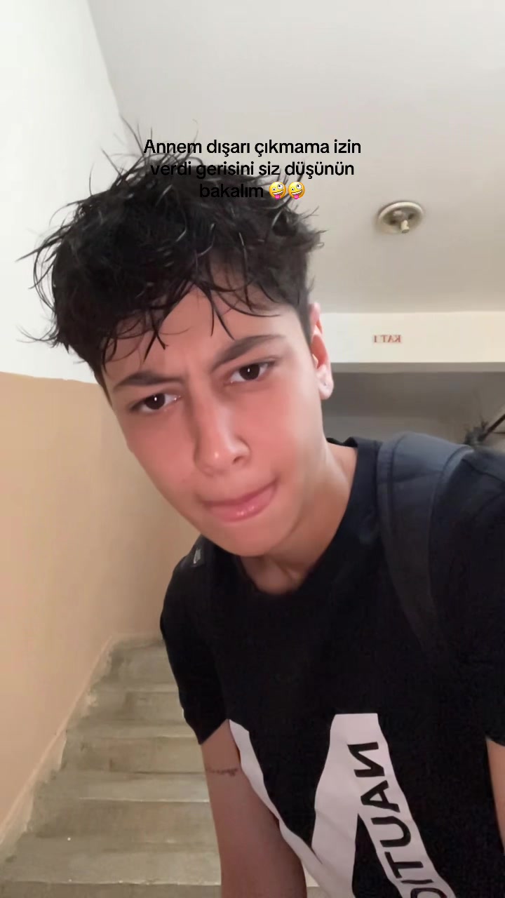 @Elifff