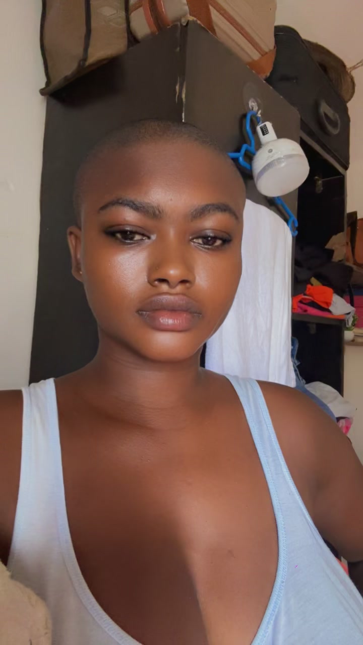 @Baldheadgirl