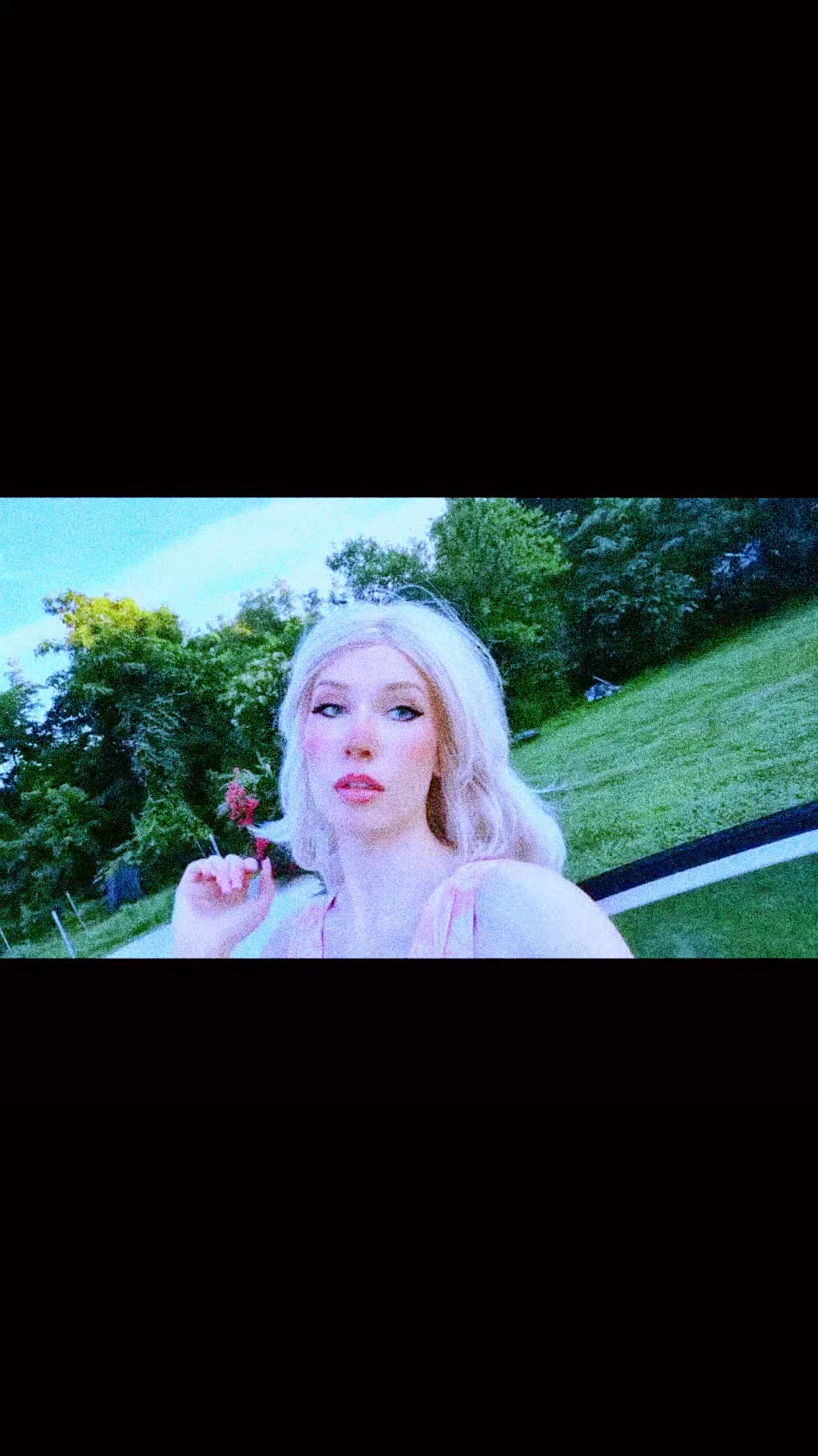 @pinkpixelbarbie